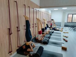-OM瑜伽教练培训学院