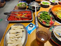 云南鲜黄牛肉-洱火云南酸菜牛肉火锅(石景山当代商城店)