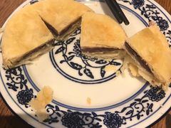 手工鲜花饼-滇越乘象云南餐厅(次渠店)