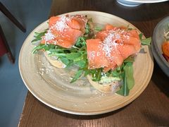 三文鱼牛油果多士-PengLai 蓬莱(建外大街店)