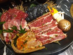 -山川小町·极番烧肉(新地假日广场店)