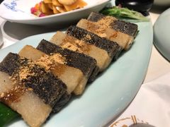 鸳鸯糍粑-卯时·龙光雅宴·精致锡帮菜(惠山古镇店)