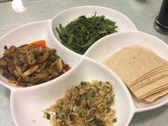 -黄家饺子东北特色菜馆(湖滨商业街店)