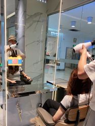 -罗亚帝造型·烫发染发
