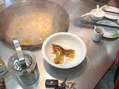 -屯老二农家铁锅炖·行业领军者(梅江店)
