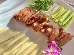 手撕葱香五花手卷-香山家宴