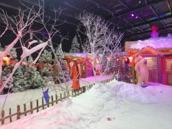 -圣名游乐城冰雪大世界