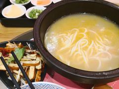 -妈妈故事米线(市府恒隆店)