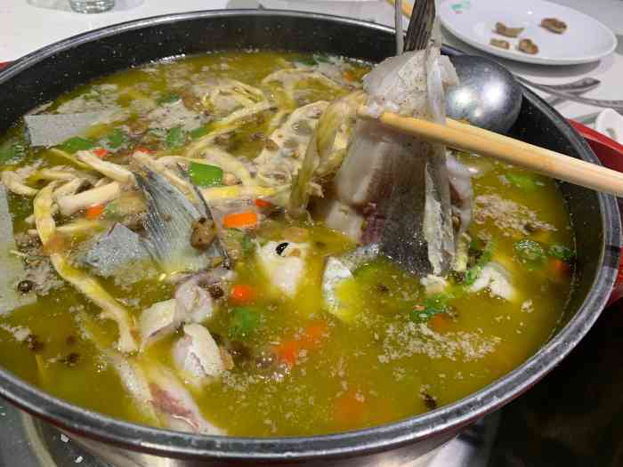 香坝坝鲜鱼火锅(金沙店)-"「招牌红鲨鱼」鱼肉十分细腻绵软,鱼排的肉.