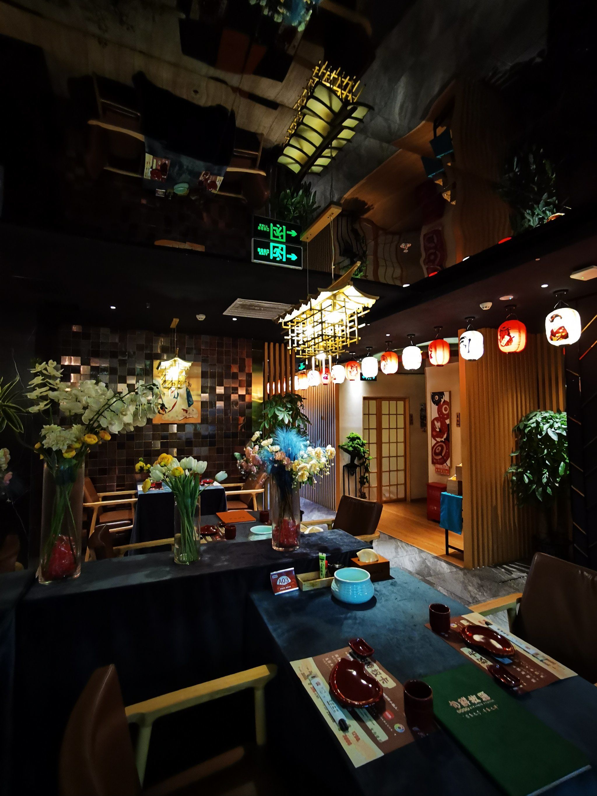 的氛围感拉满了#打卡地道好日料旬鲜铁板烧放题餐厅以自助铁板烧为主