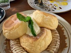 榛果巧克力奶油芝士舒芙蕾松饼-UPPER KITCHEN(延安路店)