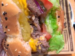 凤梨牛肉汉堡-牛纽塔·牛人堡(群众路店)