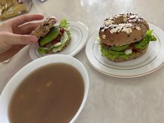 -爱的果实月嫂育婴师(世纪东方店)
