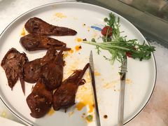 辣鸭头-绿岛港轩海鲜烤肉涮锅自助餐厅