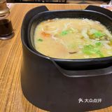 看到阿香米线有团购很划算就进去吃，也不用排队