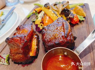 「慢煮牛肋排」这道菜非常的惊艳 肉质非常的嫩