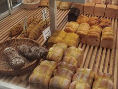 -焙丽拾光(麦凯乐直营店)