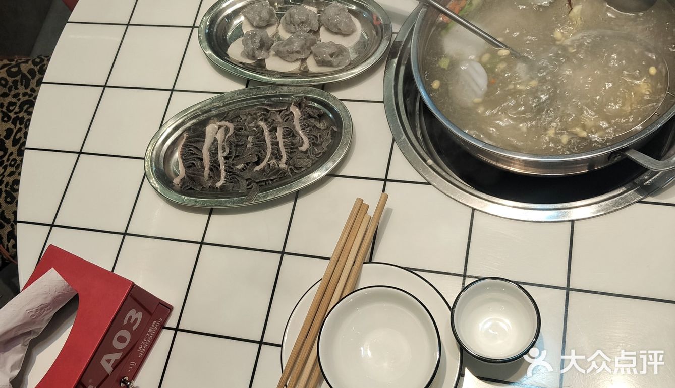 在九亩地牛肉火锅东圃店，开启了一场舌尖盛宴