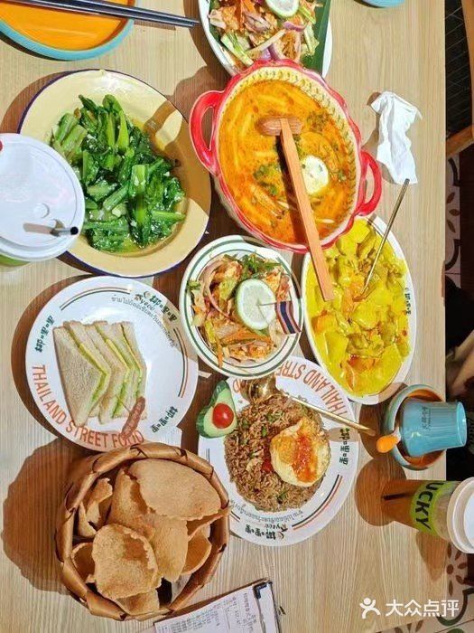 他家的秦餐~确实太受重庆人欢迎~ 