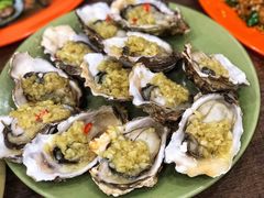 炭烧蒜蓉生蚝-贞姨美食·老字号海鲜大排档