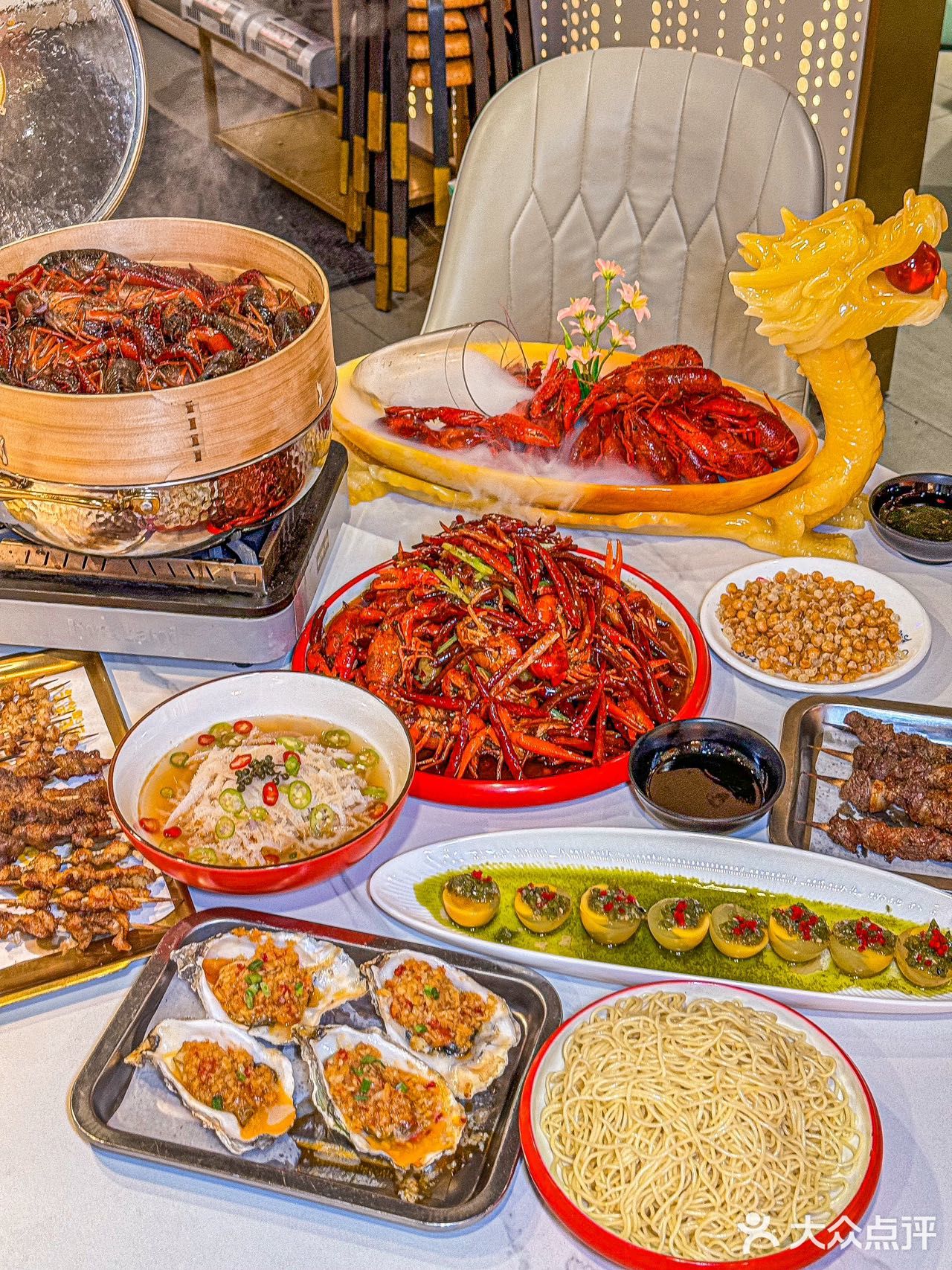 各位夜猫子们，这里有一家宝藏夜宵店强势来袭—