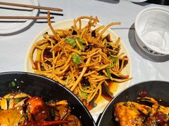 -巴厘龙虾·榜首油焖大虾(音乐学院·沿江酒馆店)