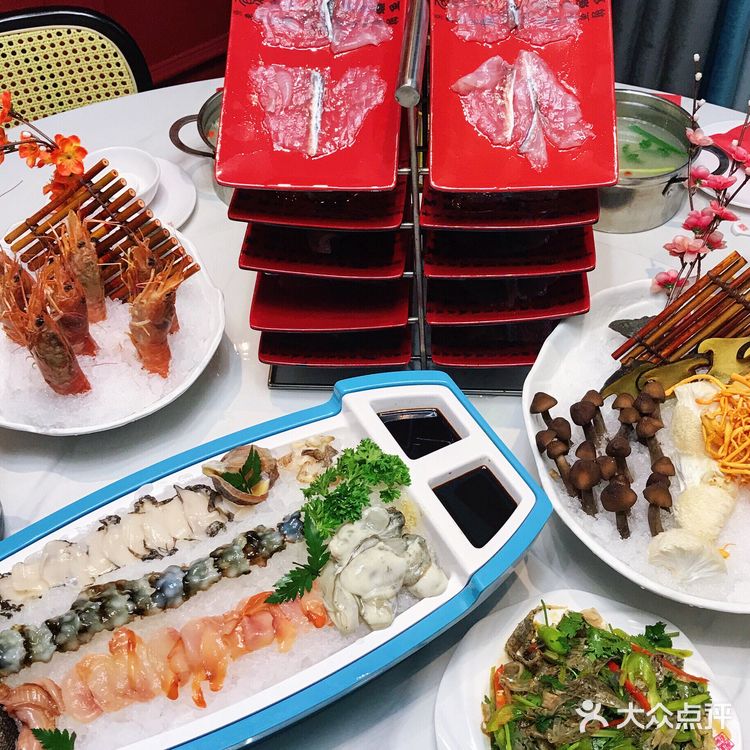 哈尔滨好吃的斑鱼火锅🐟晶莹剔透薄如蝉翼