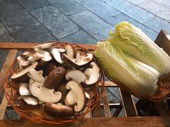 -抚仙湖生态石锅鱼野生菌(告庄店)