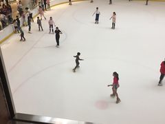 -冰纷万象滑冰场(深圳万象城店)