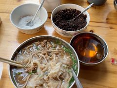 -正宗杨记普洱酸醋米线(总店)