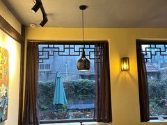 -小草屋轰趴馆别墅派对新场团建家庭聚会