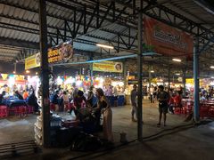 -席娜卡琳火车铁道夜市