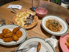 榴莲牛肉双拼披萨-1861意大利餐厅(文化广场店)