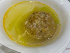 蟹粉狮子头-萬國春·中菜馆(颐和公馆店)