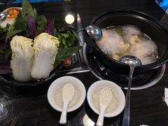 -东椰·海南椰子鸡火锅(朝阳门店)