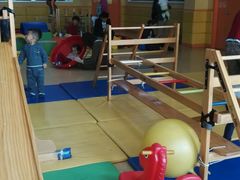 -兜莱·亲亲袋鼠国际早教