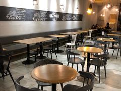 大堂-HELLO 27 意面·沙拉·帕尼尼