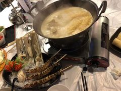 -鲜入围煮花胶鸡海鲜火锅