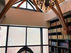 -钟书阁(松江泰晤士小镇店)