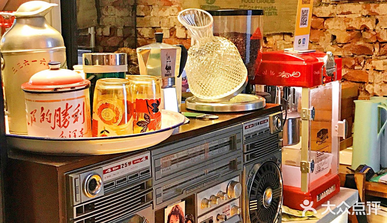 这家复古咖啡店🈶一羊千喜❗太可爱了🐏