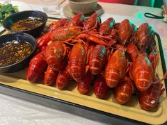 -肥肥虾庄·金牌油焖大虾(首义路店)