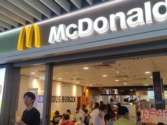 -麦当劳(上海虹桥站30B检票口楼上)