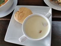 -Green Tree Rest. & Pub