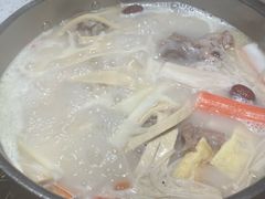-三人行骨头王火锅(长寿店)