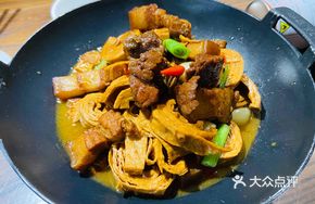 Fried Tofu Stick Stewed with Pork