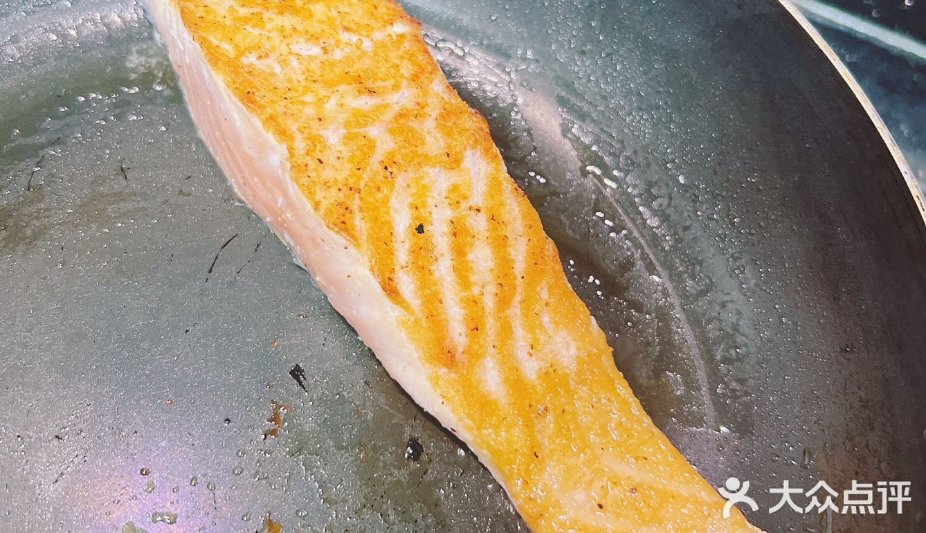 香煎三文鱼当早餐