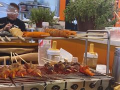 -哈尔滨小酒馆·鲜肉现穿自助烧烤(康新花园店)