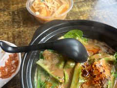 -花儿姐与战哥的美食档