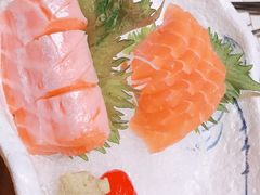 三文鱼刺身-小句号·精致料理(江南环球港店)
