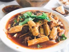 干笋烧牛肉-明升萝卜汤